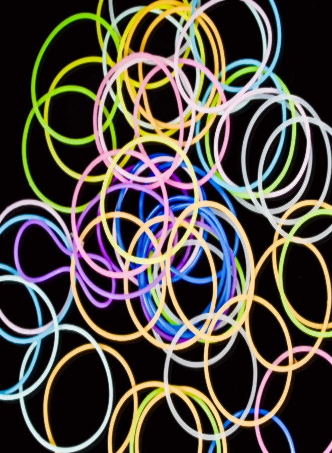 Jolbndcv Glow in Dark Jelly Bracelets 100Pcs - 80s Colorful Neon Retro Rock Pop Star Rainbow Diva Disco Gel Stretchable Bands - Image 3